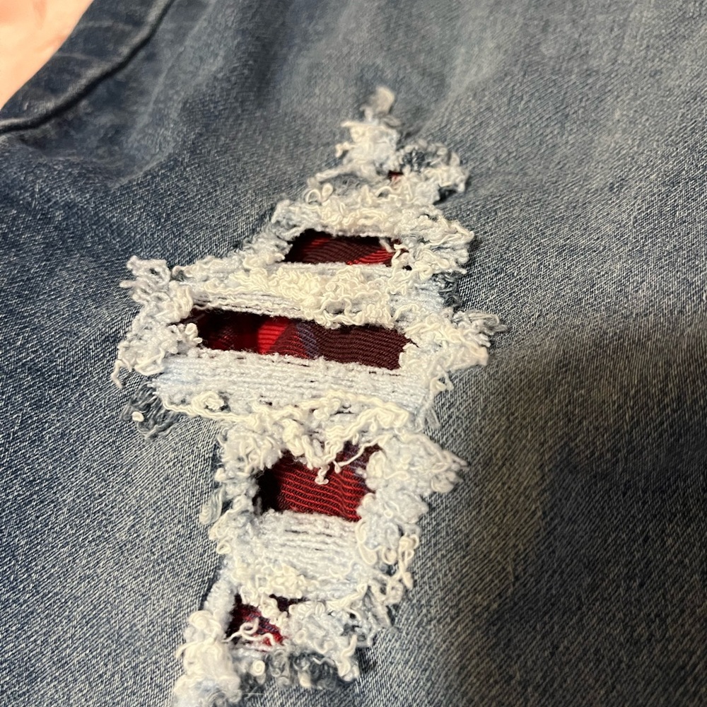 M-Jeans, checkered lining ripped high rise jeans.